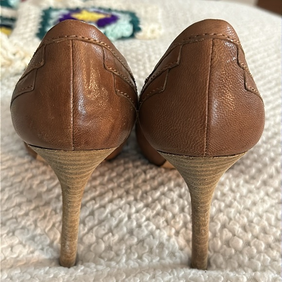 L.A.M.B Gwen Stefani Genuine Leather Platform Wood Heel Pumps - Picture 9 of 17